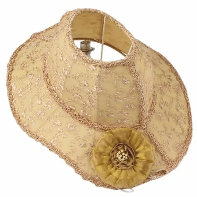 Casa Padrino Barock Lampenschirm in Damenhut Form Beige / Gold 47 cm