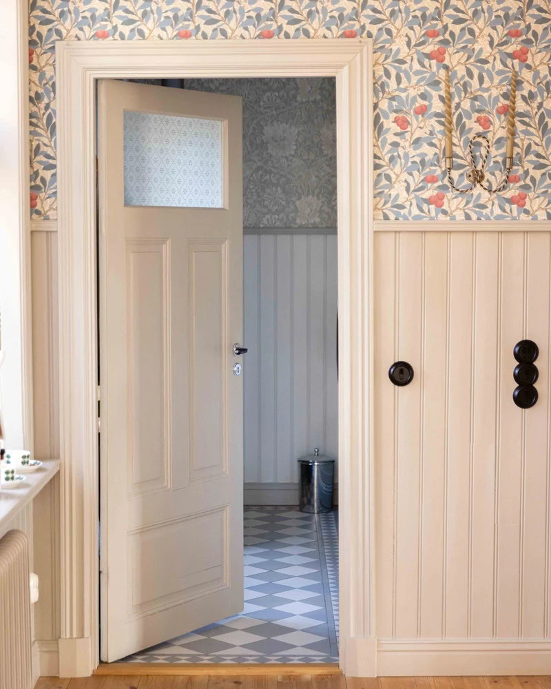 William Morris & Co. Tapet - Arbutus Woad/Russet