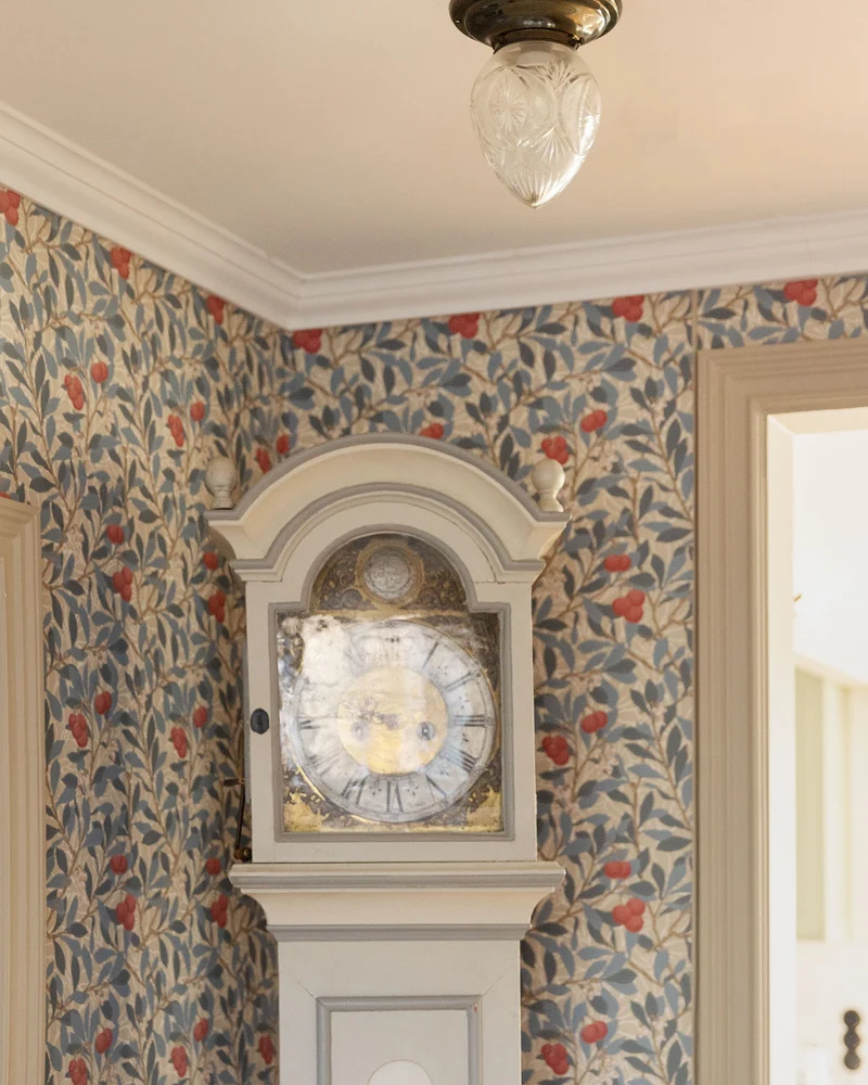 William Morris & Co. Tapet - Arbutus Woad/Russet