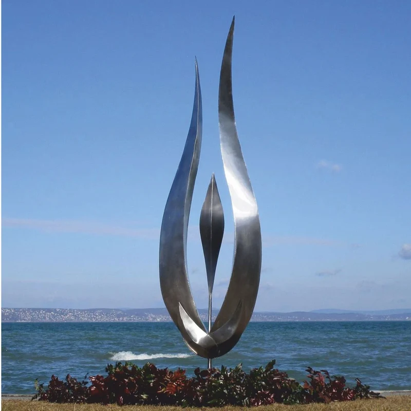 Casa Padrino Luxus Edelstahl Skulptur Silber H. 230 cm - Metall Garten Deko