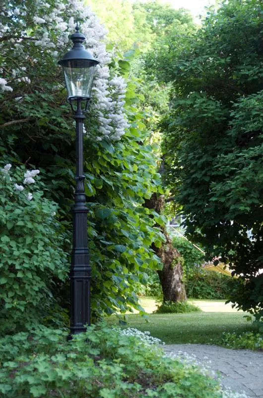 Lyktstolpe Ljuså S4 - Runt svart lykthus