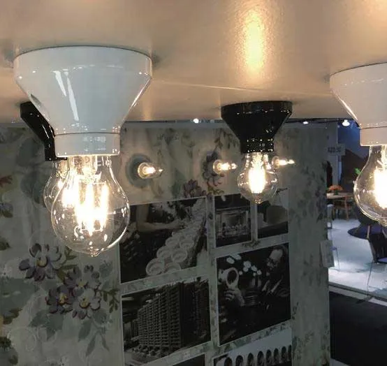 Fotlamphållare 100 mm rak - Svart porslin