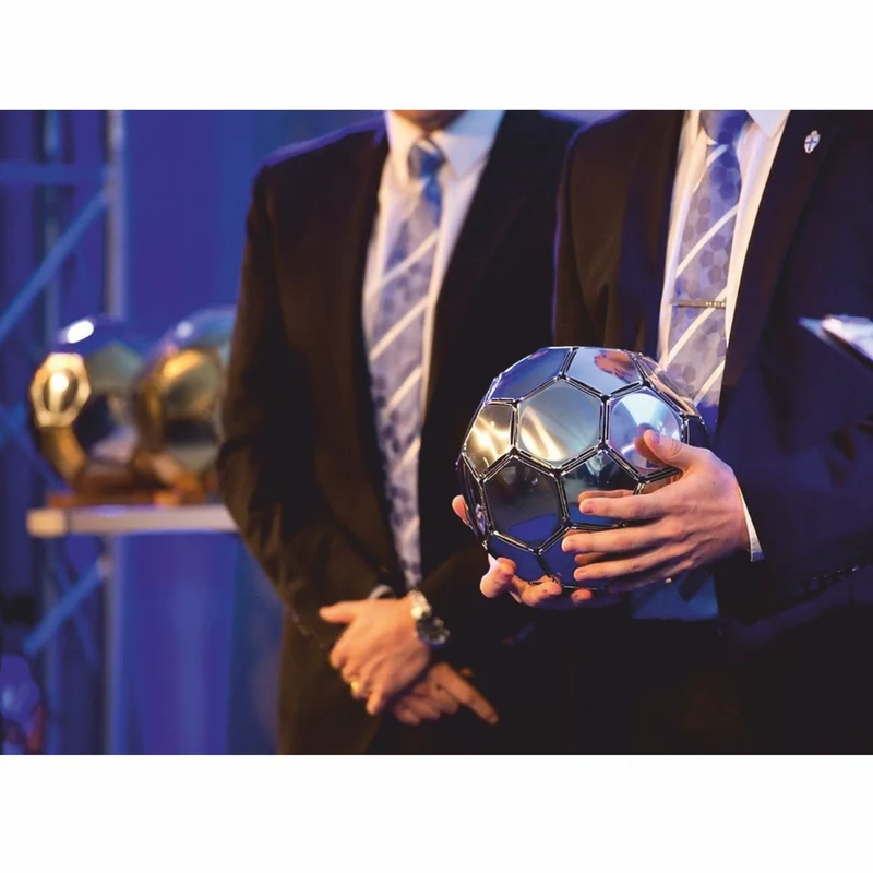 Casa Padrino Luxus Edelstahl Fußball Silber Ø 27 cm - Luxus Deko Accessoires