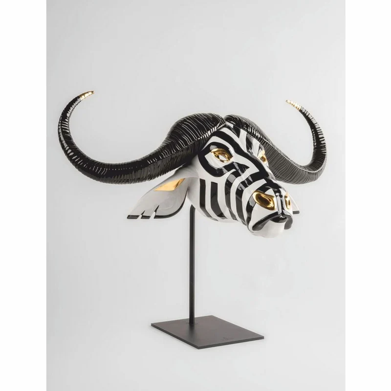 Casa Padrino Luxus Porzellan Deko Maske Büffel Weiß / Schwarz / Gold 67 x 22 x H. 36 cm