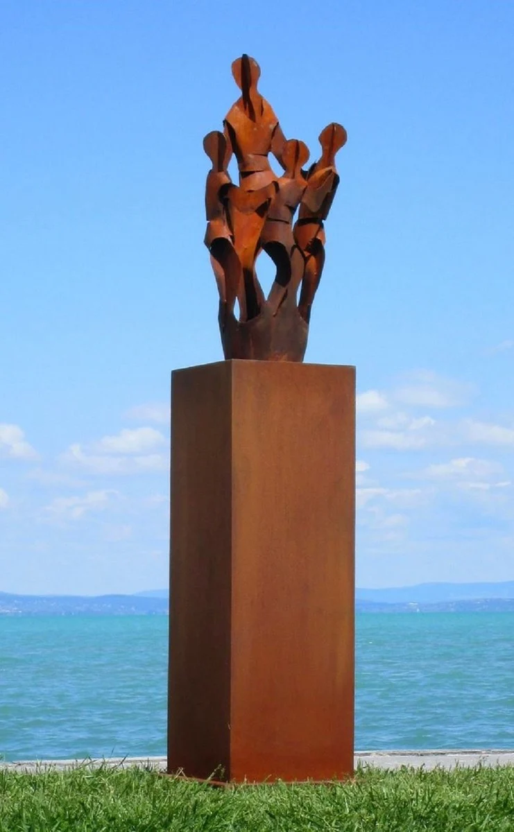 Casa Padrino XXL Garten Deko Metall Skulptur Freunde auf Säule Rost H. 182 cm