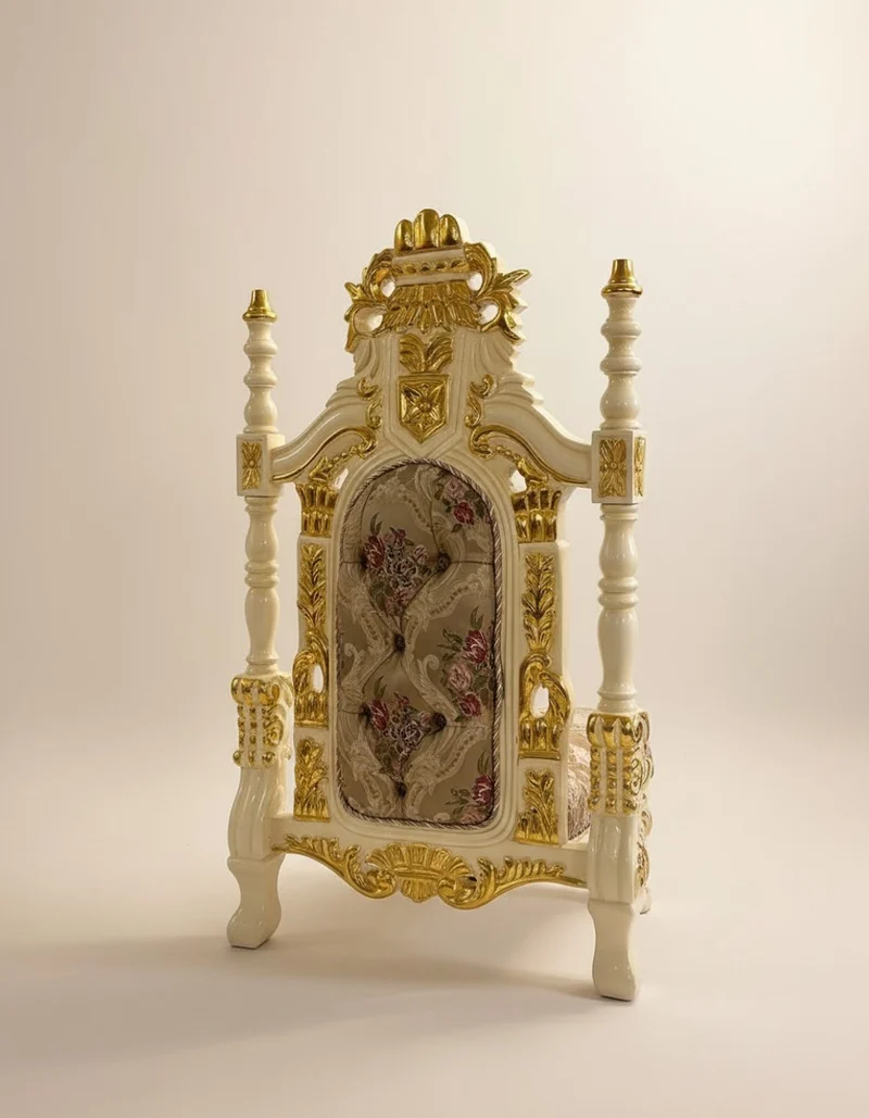 Pompöös by Casa Padrino Luxus Barock Thron Sessel Krone Creme / Gold - designed by Harald Glööckler