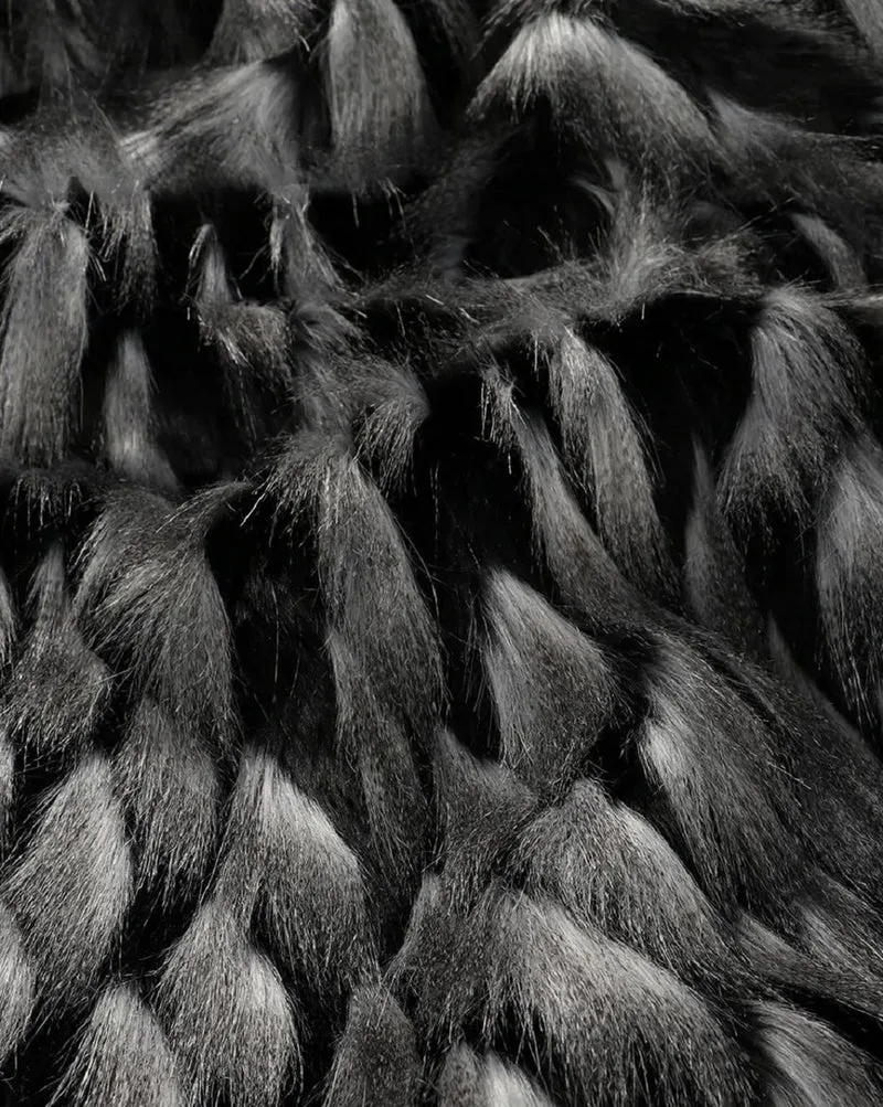 Casa Padrino Luxus Tagesdecke Schwarz / Grau 150 x 240 cm - Kunstpelz Wohndecke