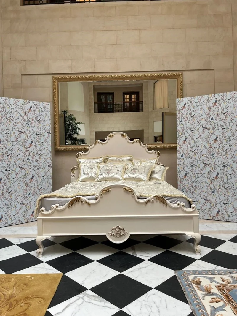 Pompöös by Casa Padrino Luxus Barock Doppelbett Provence Creme / Gold - designed by Harald Glööckler