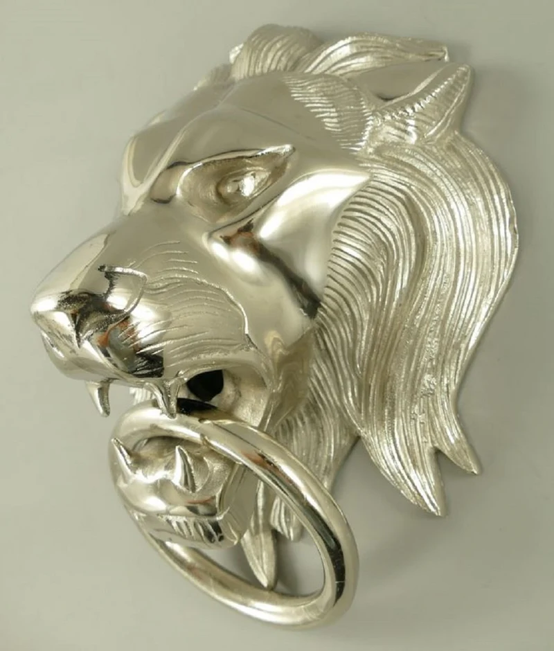 Casa Padrino Barock Aluminium Türklopfer Löwe Silber H. 40 cm - Barock Deko Accessoires