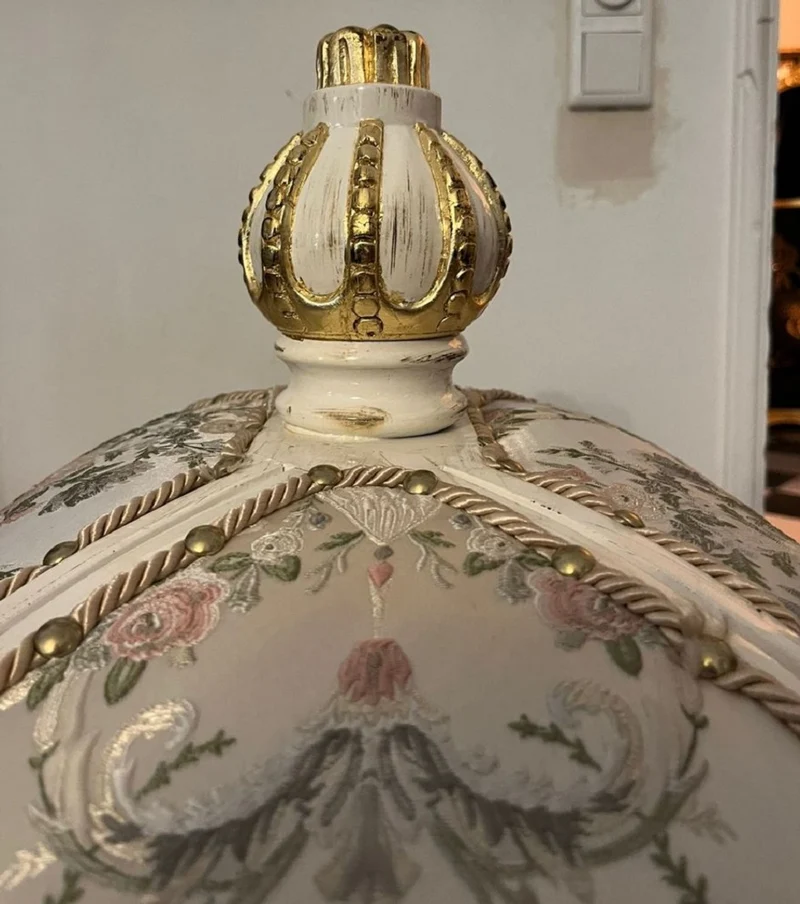Pompöös by Casa Padrino Barock Katzenhaus Silber / Creme - designed by Harald Glööckler