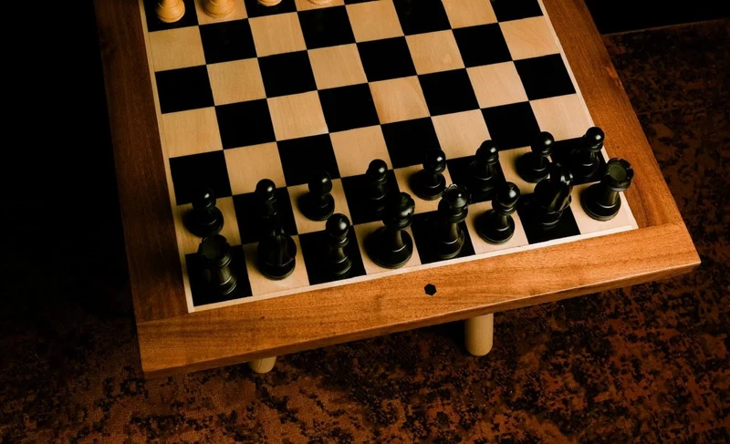 Casa Padrino Luxus Schach Set 50 x 50 cm - Holz Schachspiel - Schachbrett mit Schachfiguren