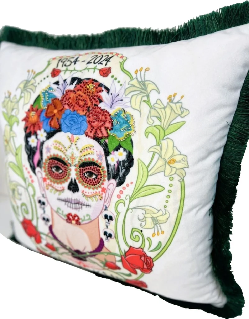Frida Kahlo by Casa Padrino Luxus Deko Kissen mit Strass Steinen Weiß / Bunt