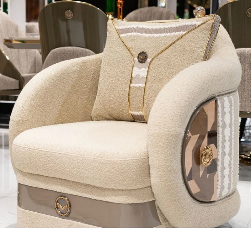 Casa Padrino Luxus Sessel Creme / Braun / Grau / Gold - Wohnzimmer Sessel - Hotel Sessel - Wohnzimmer Möbel - Hotel Möbel - Luxus Möbel