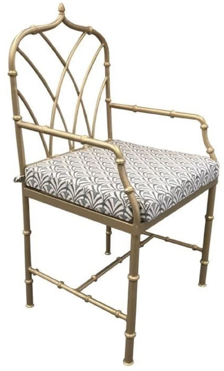 Casa Padrino Luxus Jugendstil Schmiedeeisen Gartenstuhl mit Armlehnen Gold / Grau H. 101 cm