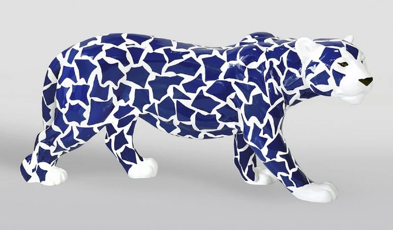 Casa Padrino XXL Deko Skulptur Panther Weiß / Blau 160 x H. 72 cm