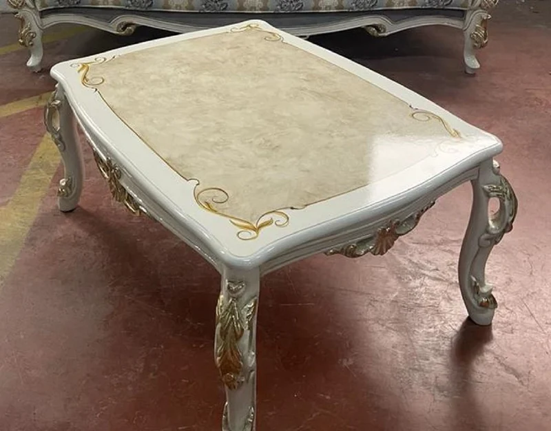 Casa Padrino Luxus Barock Wohnzimmer Set Grau / Mehrfarbig / Weiß / Gold - 2 Barock Sofas & 2 Barock Sessel & 1 Barock Couchtisch - Handgefertigte Barock Wohnzimmer Möbel - Edel & Prunkvoll