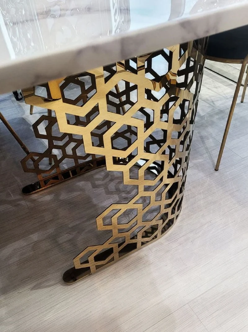 Casa Padrino Luxus Esstisch Weiß / Gold 200 x 100 x H. 76 cm - Esszimmer Tisch mit Kunstmarmor Tischplatte - Esszimmer Möbel - Luxus Möbel - Luxus Einrichtung