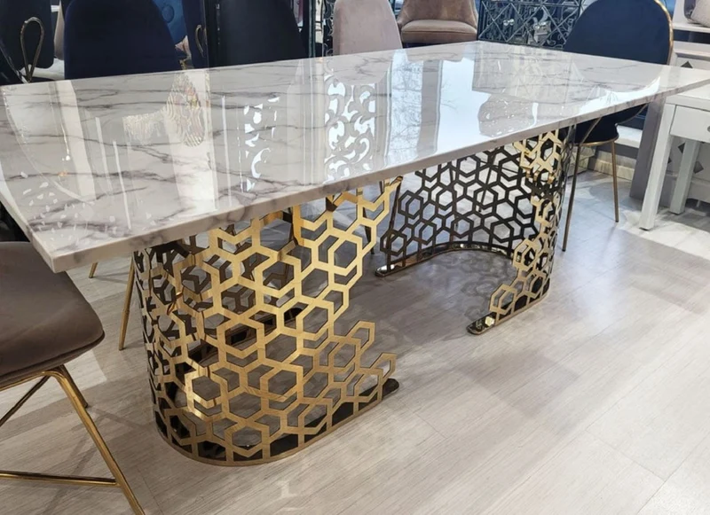 Casa Padrino Luxus Esstisch Weiß / Gold 200 x 100 x H. 76 cm - Esszimmer Tisch mit Kunstmarmor Tischplatte - Esszimmer Möbel - Luxus Möbel - Luxus Einrichtung