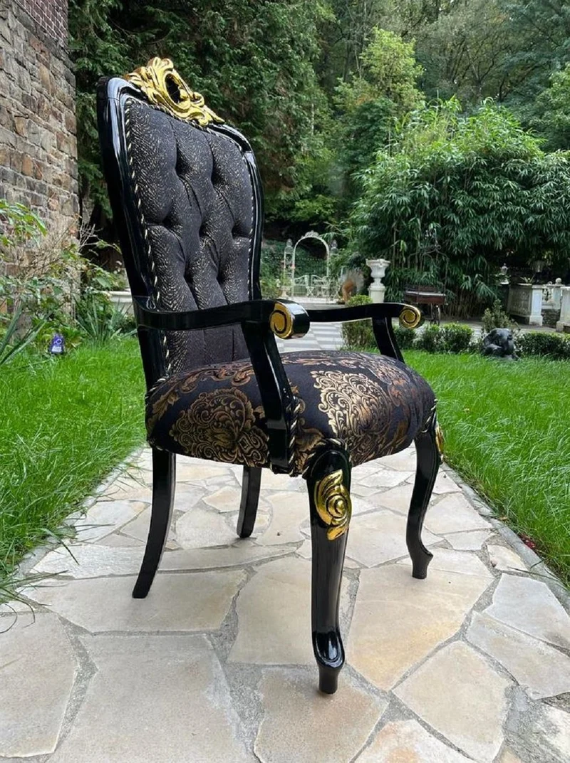 Casa Padrino Luxus Barock Esszimmer Stuhl mit Armlehnen Schwarz / Gold - Luxus Esszimmer Möbel im Barockstil - Prunkvolle Barock Möbel - Barock Interior