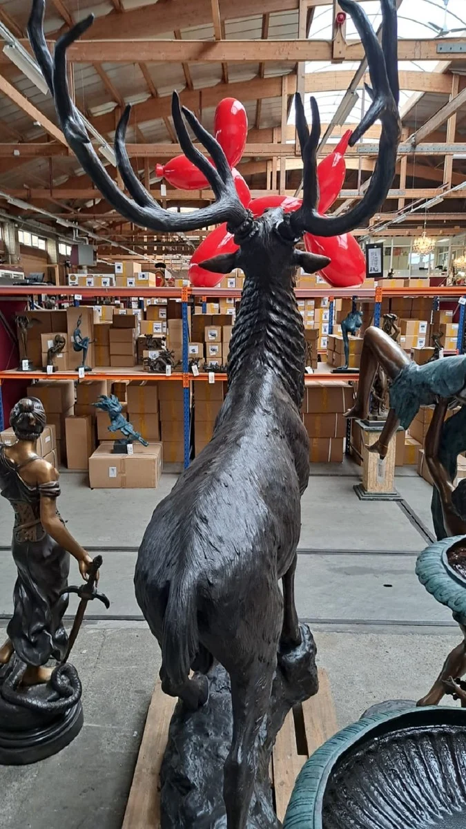 Casa Padrino Luxus Bronze Deko Skulptur Hirsch H. 248 cm - Riesiege Bronze Skulptur - Lebensgroße Tierfigur - XXL Bronze Hirsch Figur - XXL Garten Skulptur - Luxus Garten Deko
