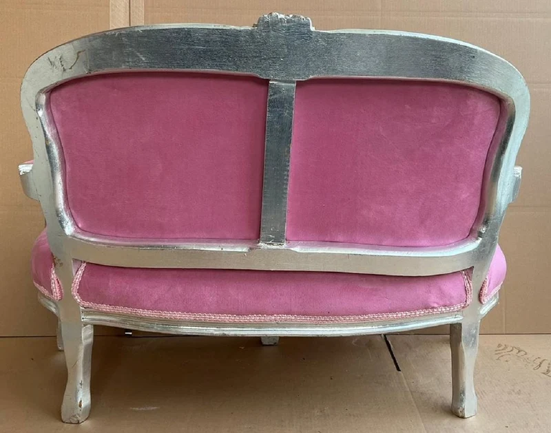 Casa Padrino Barock Kinder Sitzbank mit Glitzersteinen und Armlehnen Rosa / Silber - Prunkvolle Antik Stil Kinderzimmer Bank - Kindermöbel im Barockstil - Barock Kinderzmmer Möbel