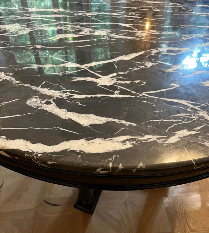 Casa Padrino Luxus Esstisch Schwarz Ø 120 x H. 80 cm - Runder Massivholz Küchentisch mit Marmorplatte - Esszimmer Möbel - Luxus Möbel