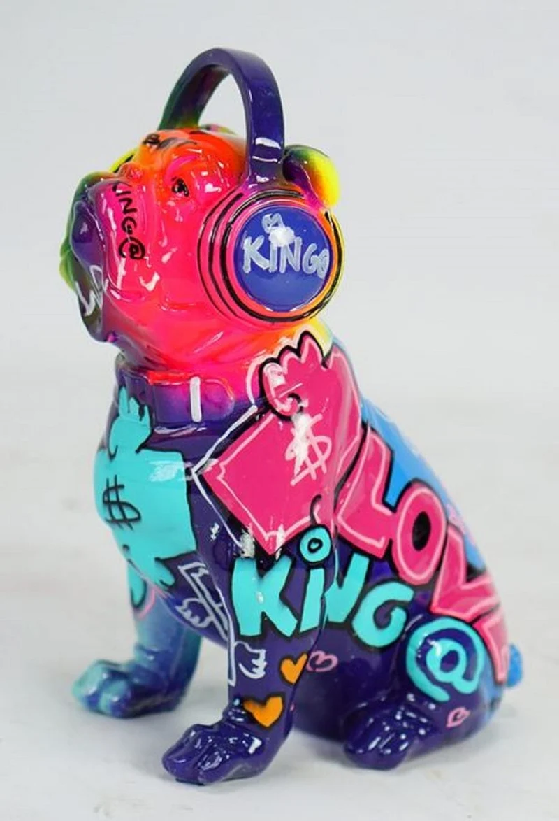 Casa Padrino Luxus Designer Deko Figur Hund Bulldogge mit Kopfhörer Bunt H. 32 cm - Kunstharz Deko Skulptur - Wohnzimmer Deko - Schreibtisch Deko - Luxus Deko Tierfigur