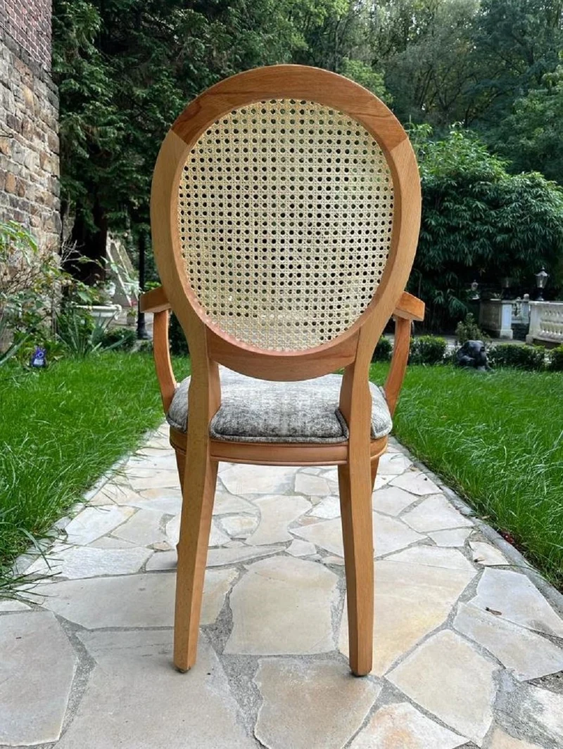 Casa Padrino Luxus Barock Esszimmer Stuhl Grau / Naturfarben / Braun - Handgefertigter Barockstil Stuhl mit Armlehnen - Esszimmer Möbel im Barockstil - Edel & Prunkvoll