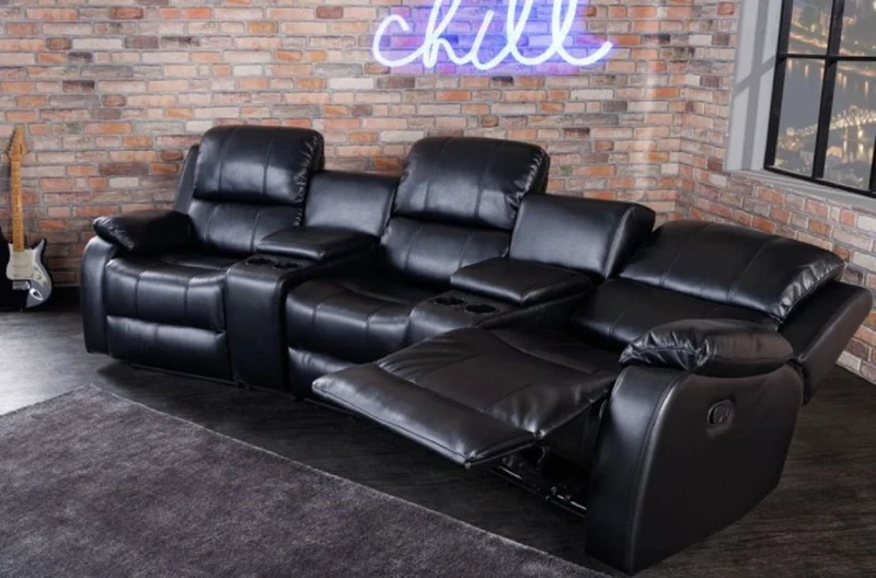 Casa Padrino Kunstleder 3er Kinosessel Schwarz 295 x 95-165 x H. 78-101 cm - Wohnzimmer Fernsehsessel mit Getränkehalter und Ablagefach - Kunstleder Möbel - Wohnzimmer Möbel