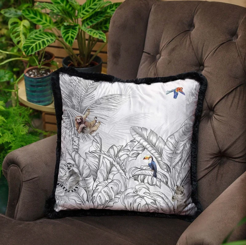 Casa Padrino Luxus Deko Kissen Dschungel & Tiere Grau / Mehrfarbig / Schwarz 45 x 45 cm - Bedrucktes Samt Kissen mit Fransen - Luxus Deko Accessoires