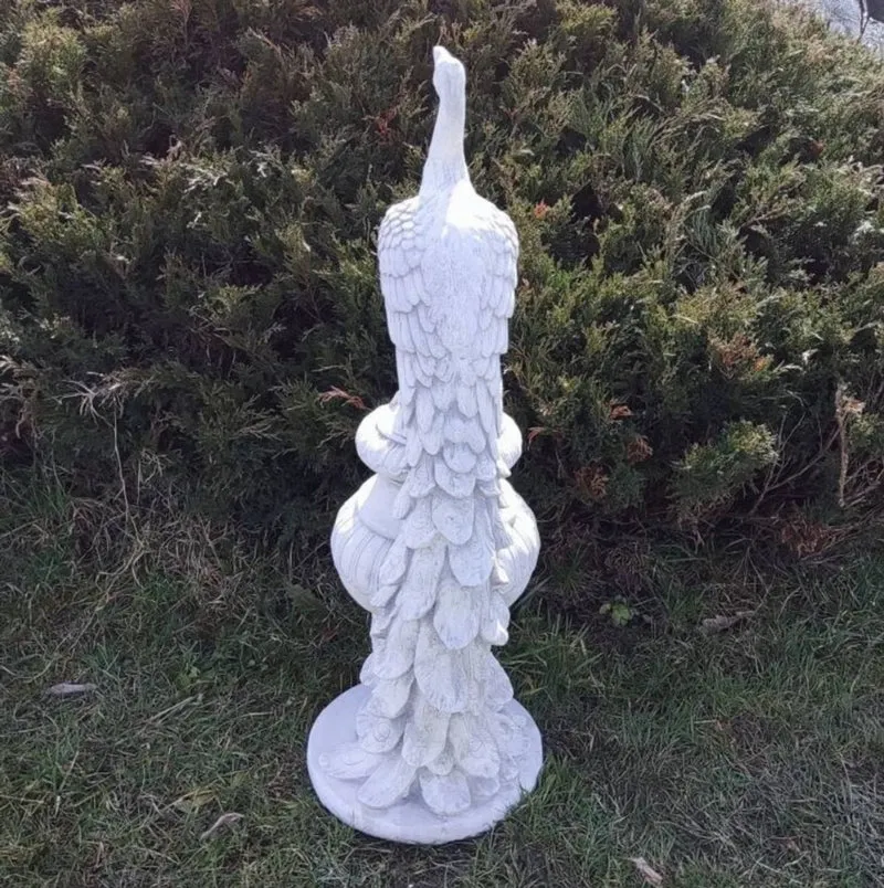 Casa Padrino Barock Garten Deko Skulptur Pfau auf Vase Weiß / Grau H. 82 cm - Prunkvolle Garten Deko Stein Figur - Barock Garten Deko Accessoires - Barock Garten Skulpturen