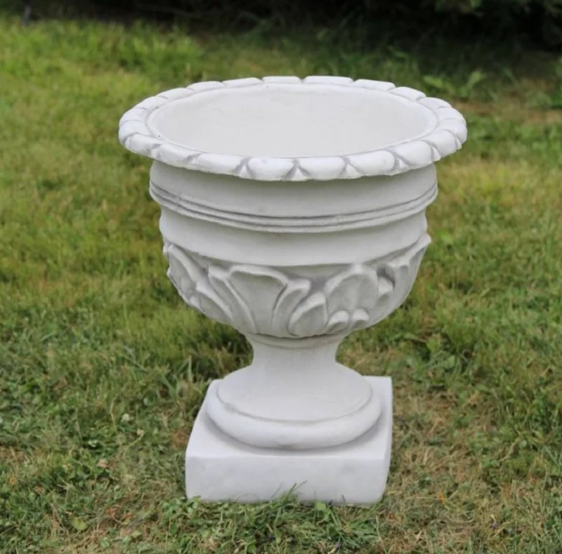 Casa Padrino Barock Garten Deko Blumentopf Weiß H. 44 cm - Runder Pflanzentopf im Barockstil - Barock Garten Deko - Barock Terrassen Deko - Barock Deko Accessoires