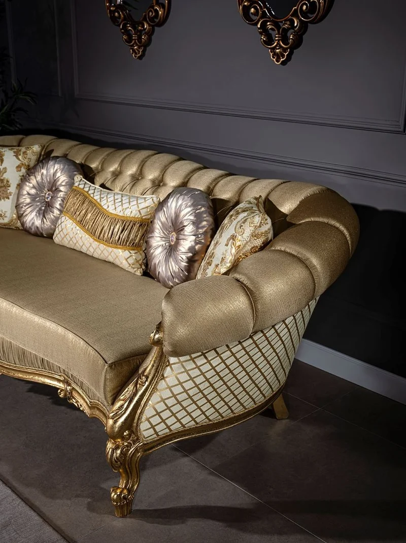 Casa Padrino Luxus Barock Sofa Gold / Weiß 268 x 110 x H. 87 cm - Prunkvolles Wohnzimmer Sofa mit dekorativen Kissen - Wohnzimmer Möbel im Barockstil