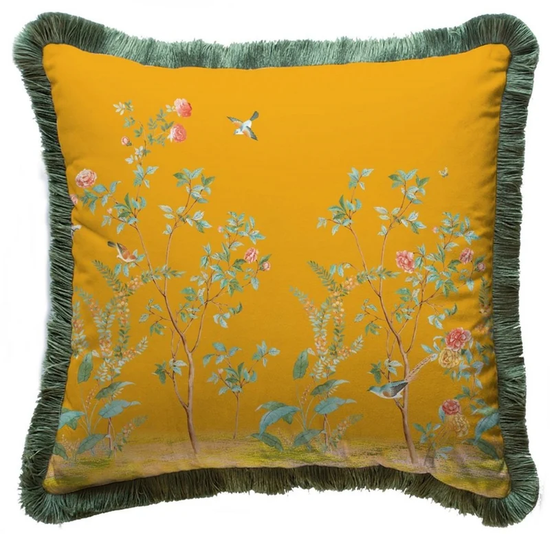 Casa Padrino Luxus Deko Kissen Sträucher mit Blumen & Vögel Gelb / Mehrfarbig / Grün 45 x 45 cm - Bedrucktes Samt Kissen mit Fransen - Luxus Deko Accessoires