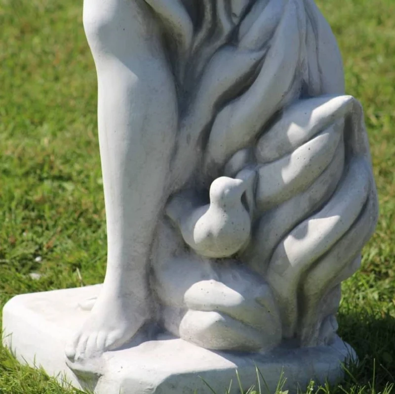 Casa Padrino Jugendstil Garten Deko Skulptur Dame mit Blumenstrauß Grau 31 x 31 x H. 122 cm - Elegante Garten Deko Stein Figur - Barock & Jugendstil Garten Deko Accessoires