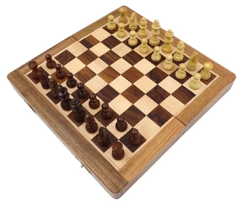 Casa Padrino Luxus Schach Set Braun / Beige 30 x 30 cm - Zusammenklappbares Holz Schachspiel - Holz Schachbrett mit Holz Schachfiguren - Luxus Deko Accessoires