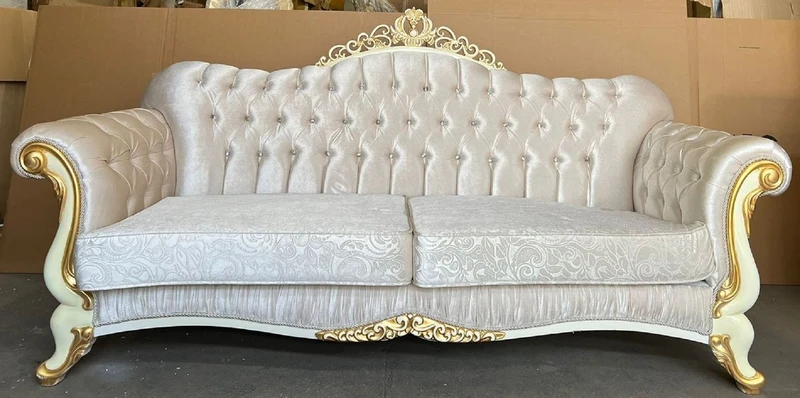 Casa Padrino Luxus Barock Sofa Silber / Creme / Gold - Barockstil Wohnzimmer Sofa mit Glitzersteinen - Luxus Wohnzimmer Möbel im Barockstil - Barock Möbel - Barock Einrichtung