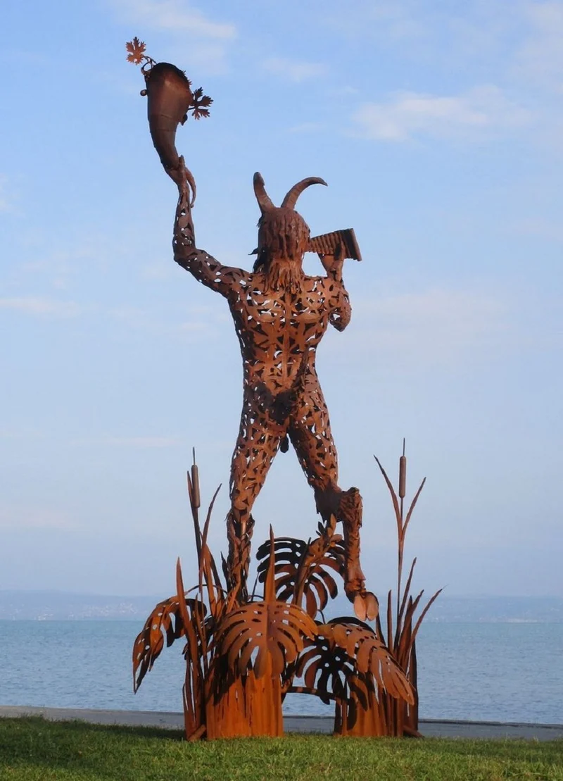 Casa Padrino Luxus Deko Skulptur Pan Rost 125 x 126 x H. 295 cm - Riesige Stahl Skulptur - Riesige Garten Deko Figur - Garten Skulpturen - Metall Skulpturen