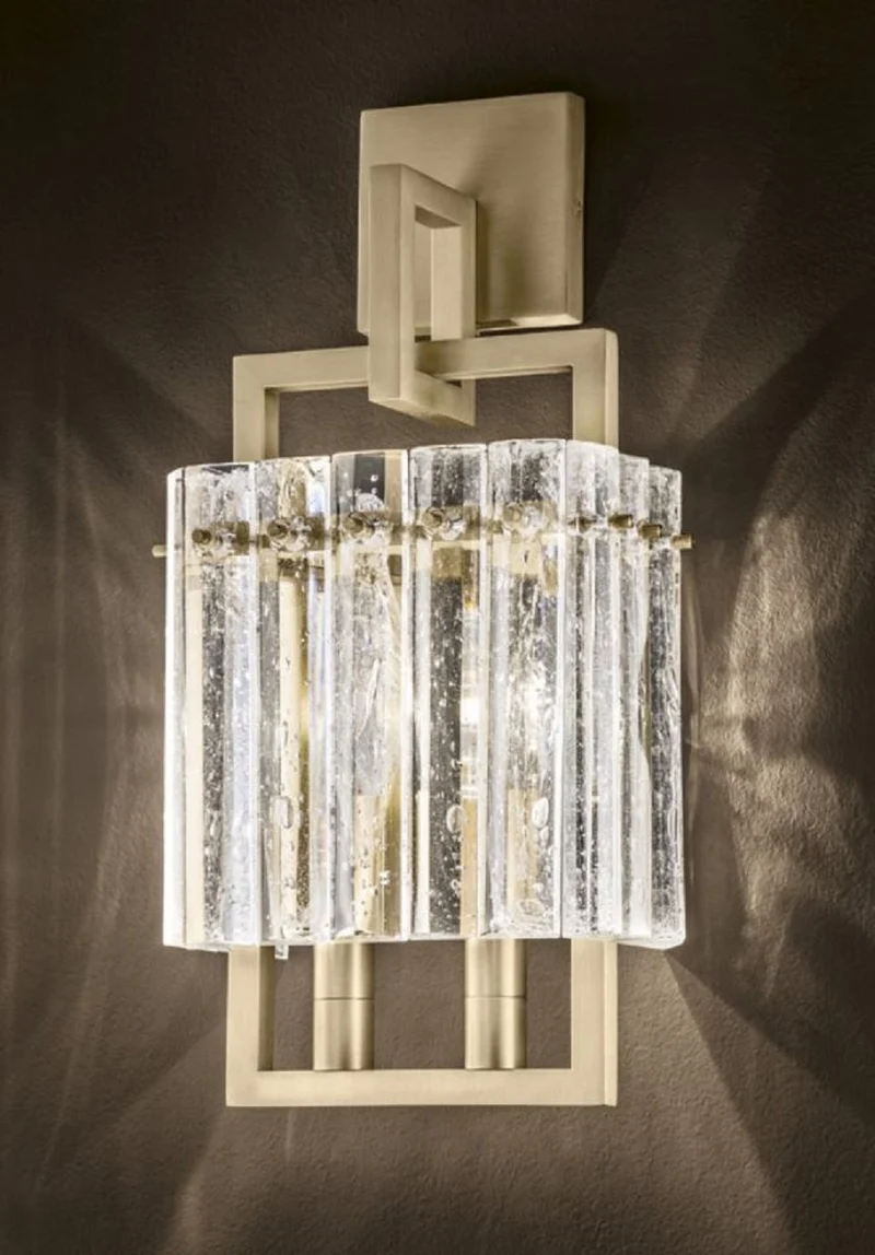 Casa Padrino Luxus Wandleuchte Messing 22,5 x 13 x H. 45 cm - Metall Wandlampe mit Glas Lampenschirm - Luxus Wandleuchten - Luxus Qualität - Made in Italy