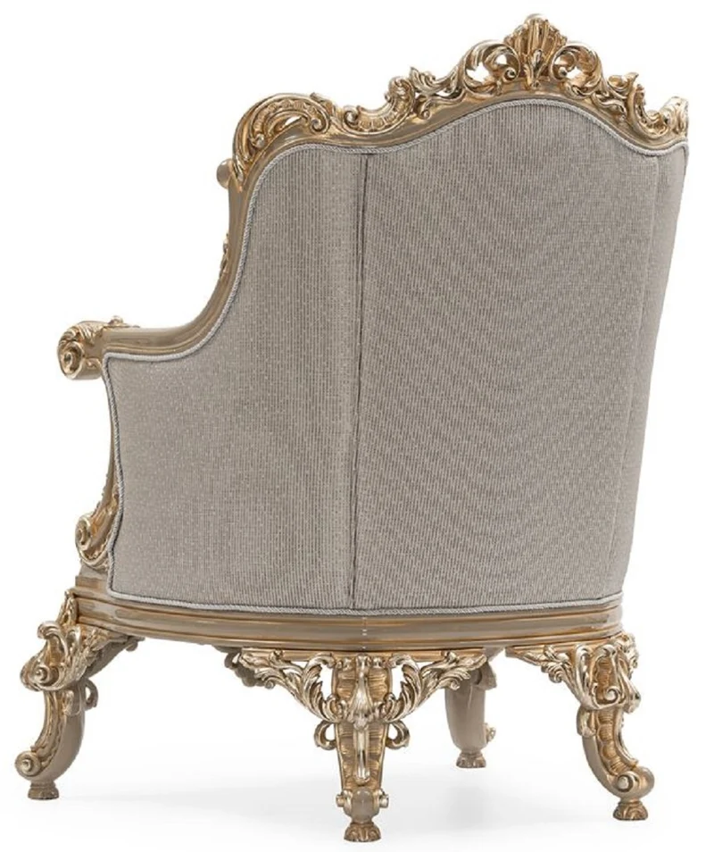 Casa Padrino Luxus Barock Wohnzimmer Sessel Silber / Grau / Gold - Handgefertigter Barockstil Sessel mit dekorativem Kissen - Luxus Wohnzimmer Möbel im Barockstil - Barock Möbel - Edel & Prunkvoll
