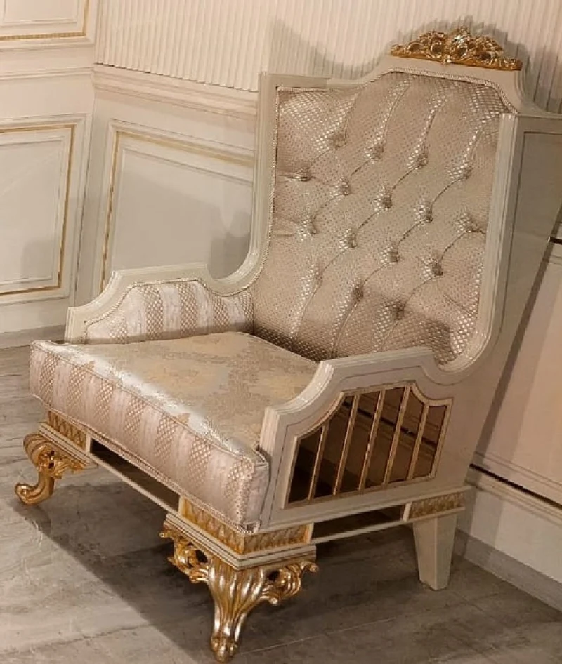 Casa Padrino Luxus Barock Wohnzimmer Sessel Gold / Creme / Gold - Handgefertigter Barockstil Sessel - Luxus Wohnzimmer Möbel im Barockstil - Barock Möbel - Edel & Prunkvoll
