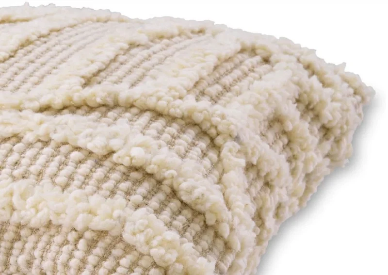Casa Padrino Luxus Kissen Elfenbein 60 x 60 cm - Handgewebtes Deko Woll Kissen - Quadratisches Zierkissen - Wohnzimmer Dekoration - Luxus Deko Accessoires - Luxus Qualität