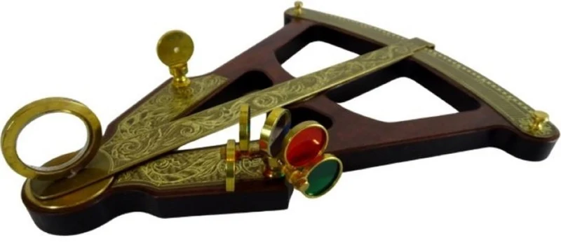 Casa Padrino Luxus Antik Stil Sextant Braun / Messing 27,5 x 6,5 x H. 32 cm - Seefahrer Winkelmesser - Nautisches Messinstrument - Seefahrer Deko Accessoires - Luxus Antik Stil Deko Accessoires