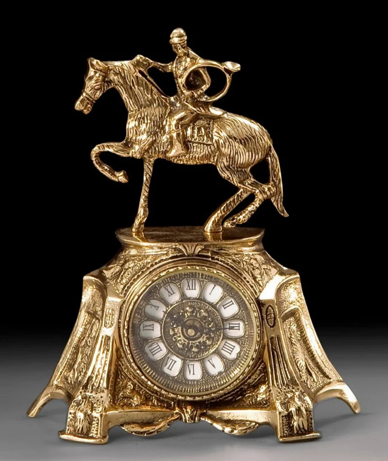 Casa Padrino Luxus Barock Tischuhr Gold 22 x H. 30 cm - Handgefertigte Bronze Uhr im Barockstil - Barock Schreibtischuhr - Barock Schreibtisch Deko - Barock Deko Accessoires - Barockstil Uhren