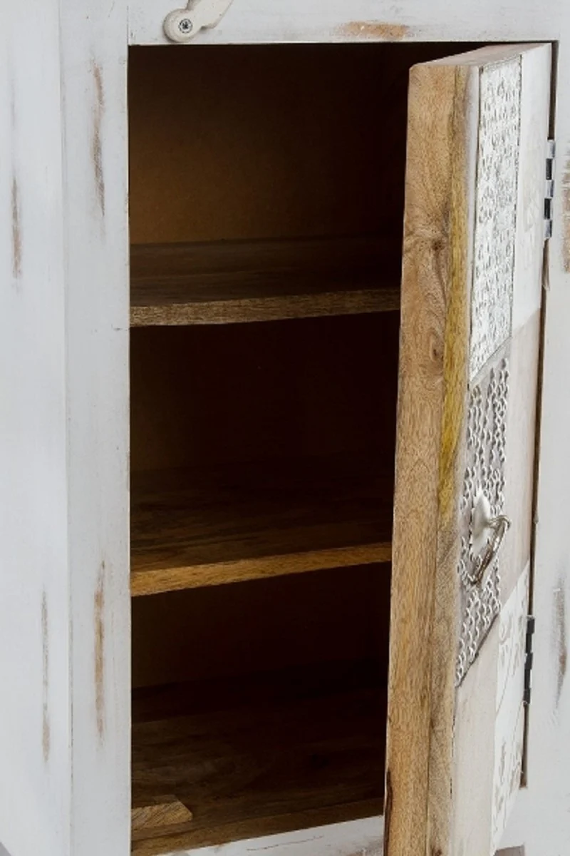 Casa Padrino Landhausstil Shabby Chic Kommode Antik Weiß / Mehrfarbig 40 x 32 x H. 70 cm - Kleiner Landhausstil Schrank mit Tür