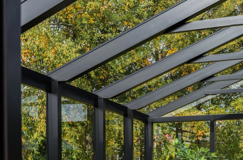 Casa Padrino Luxus Gartenhaus Schwarz 400 x 300 x H. 276,2 cm - Massivholz Garten Haus mit Glasfenstern und Glastüren - Gewächshaus - Luxus Gartenhäuser - Luxus Gewächshäuser