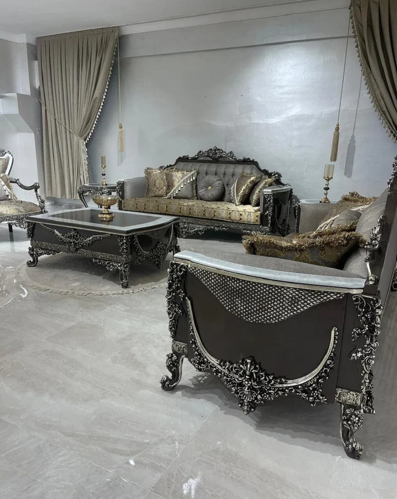 Casa Padrino Luxus Barock Sofa Silber / Gold / Weiß / Schwarz / Silber - Prunkvolles Wohnzimmer Sofa - Barockstil Wohnzimmer Möbel - Luxus Möbel im Barockstil - Edel & Prunkvoll