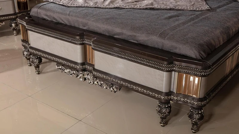 Casa Padrino Luxus Barock Schlafzimmer Set Grau / Dunkelbraun / Gold - 1 Barock Doppelbett mit Kopfteil & 2 Barock Nachtkommoden - Luxus Schlafzimmer Möbel im Barockstil - Barock Interior