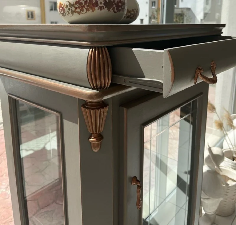 Casa Padrino Luxus Barock Vitrine Mintgrün / Kupfer - Barockstil Vitrinenschrank mit Glastür und Schublade - Luxus Möbel im Barockstil - Barock Möbel - Edel & Prunkvoll
