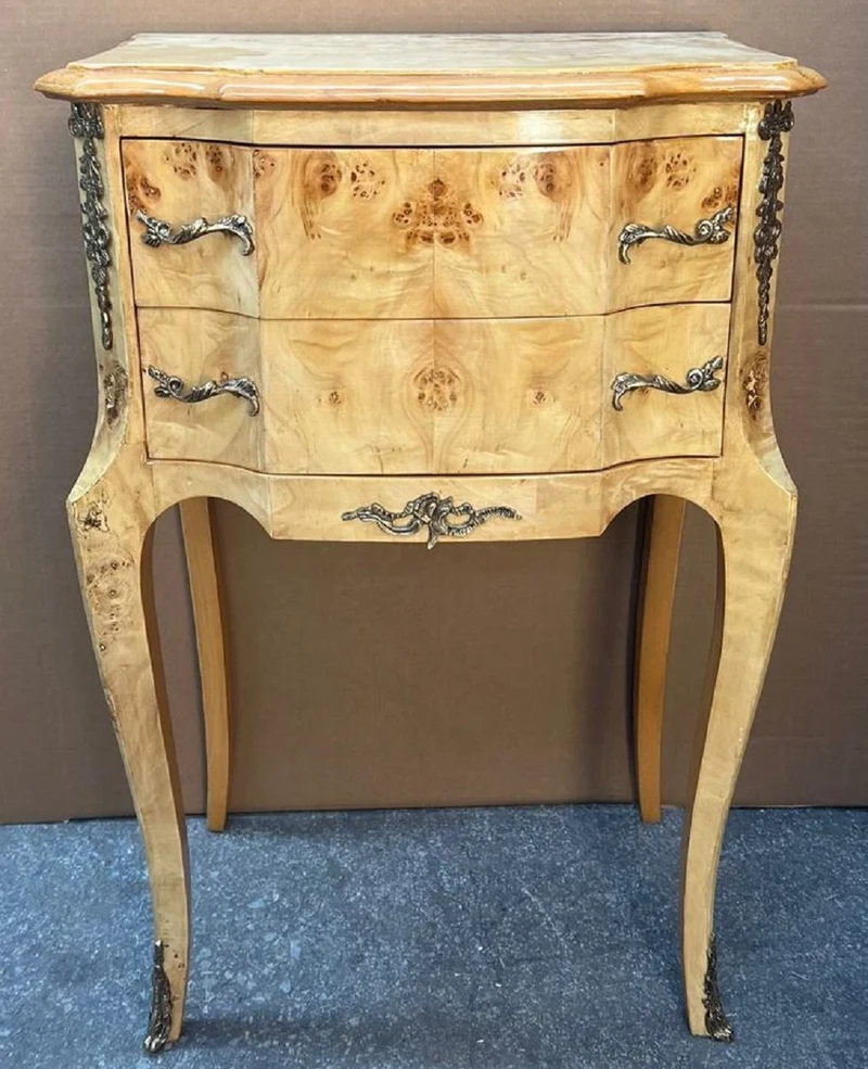 Casa Padrino Barock Kommode Vogelaugen Ahorn - Handgefertigte Massivholz Nachtkommode im Barockstil - Antik Stil Nachttisch - Beistelltisch mit 2 Schubladen - Handgefertigte Barock Möbel